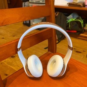 Beats Solo3 Wireless On-Ear Headphones-- Gold